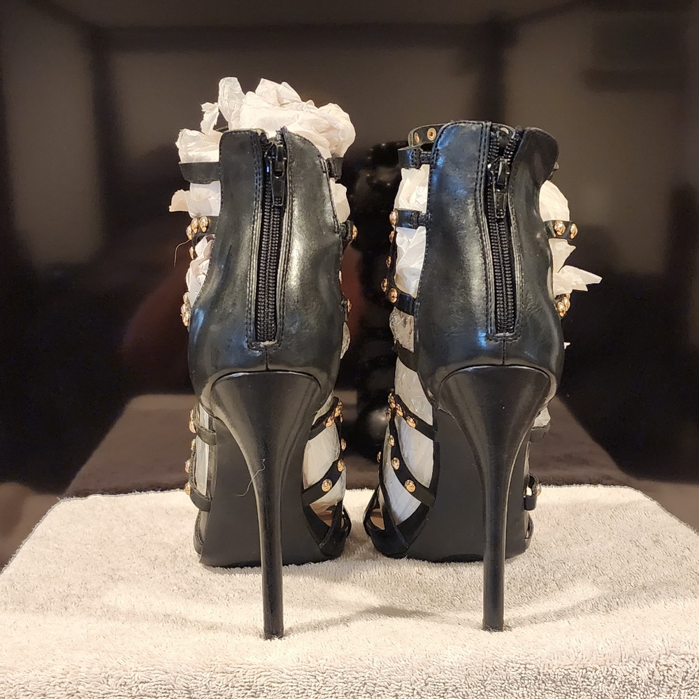 Heels - Picture 3 of 4